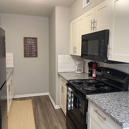 The Delores - 2 Bedroom Apt In Quilt Town, Usa Hamilton Exteriör bild